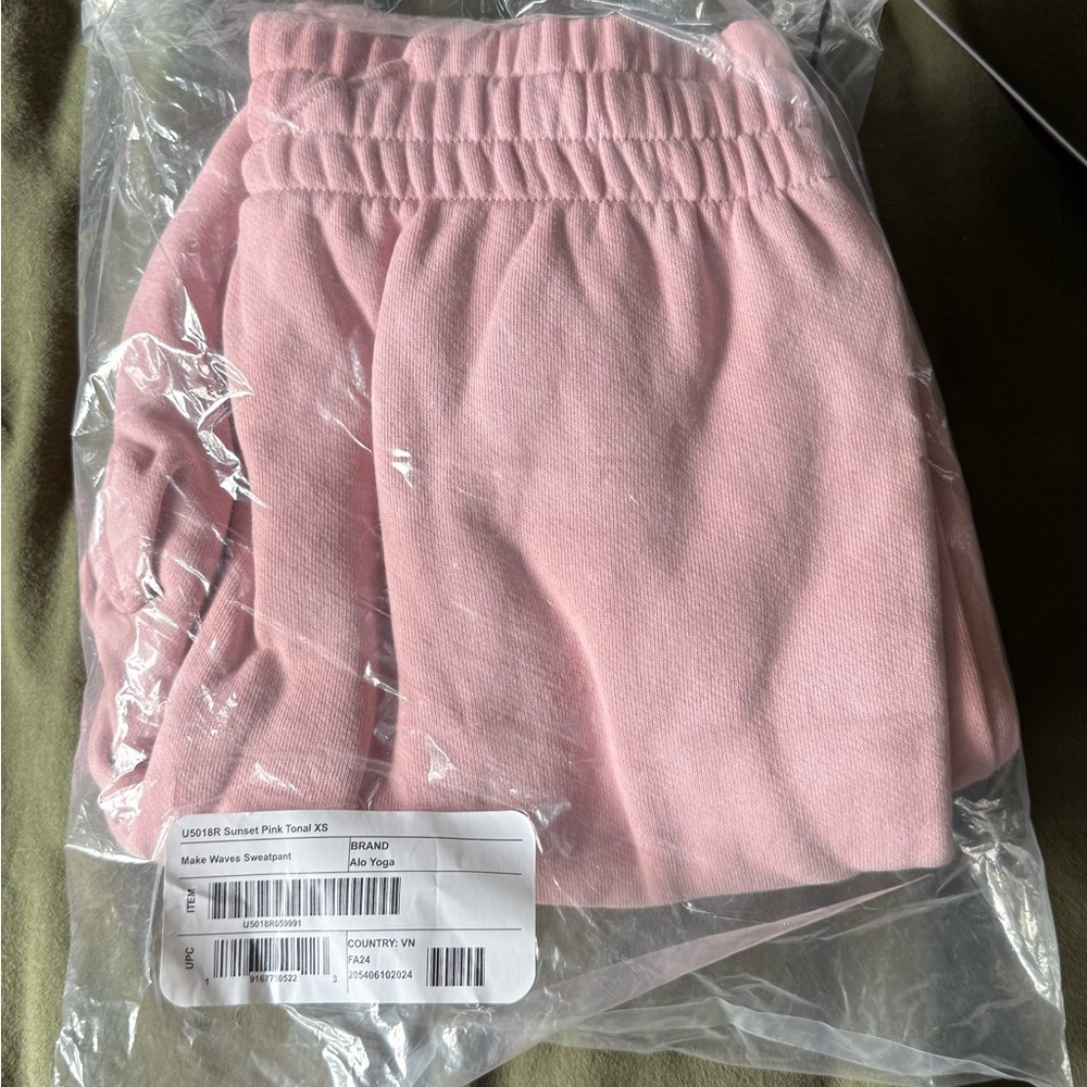 ALO Yoga Dusty Rose Joggers